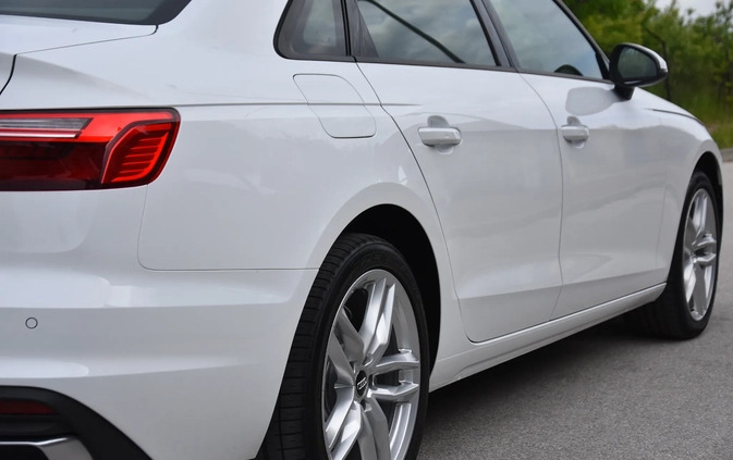 Audi A4 cena 109900 przebieg: 180000, rok produkcji 2019 z Kielce małe 742